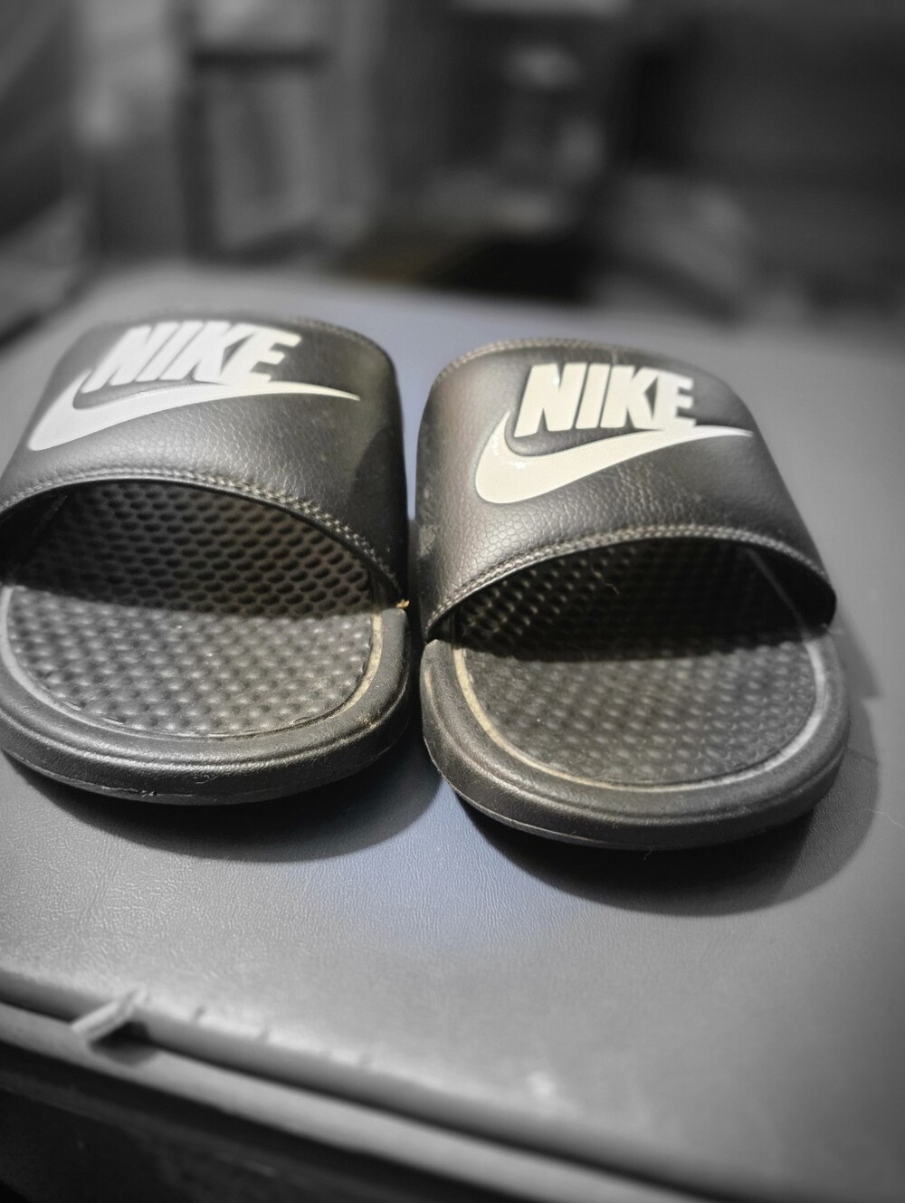 Nike Benassi Black Slide Sandals with White Logo Size 10m